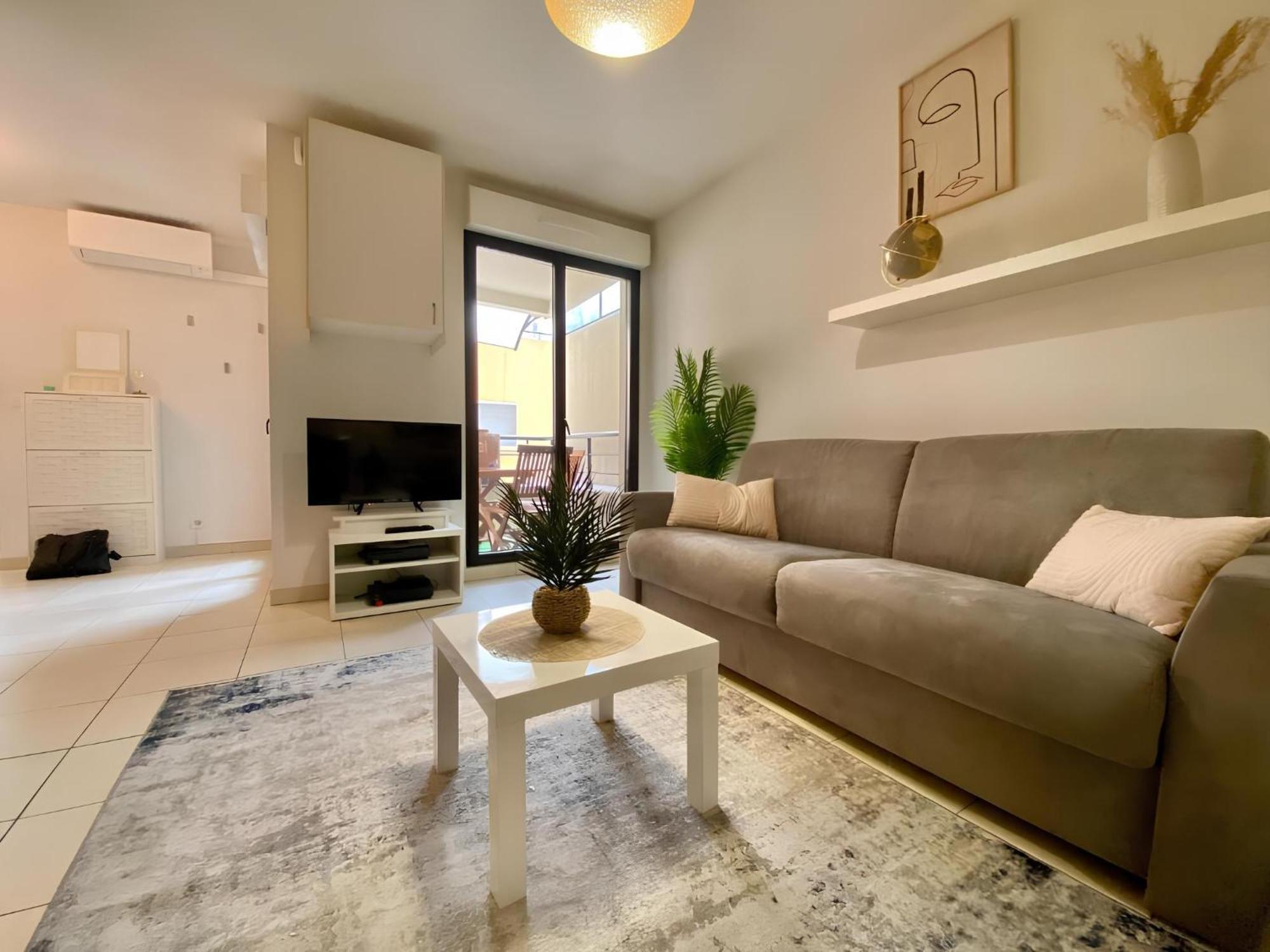 Apartmán "L'Alhambra" Proche Gare Et Centre Menton Exteriér fotografie